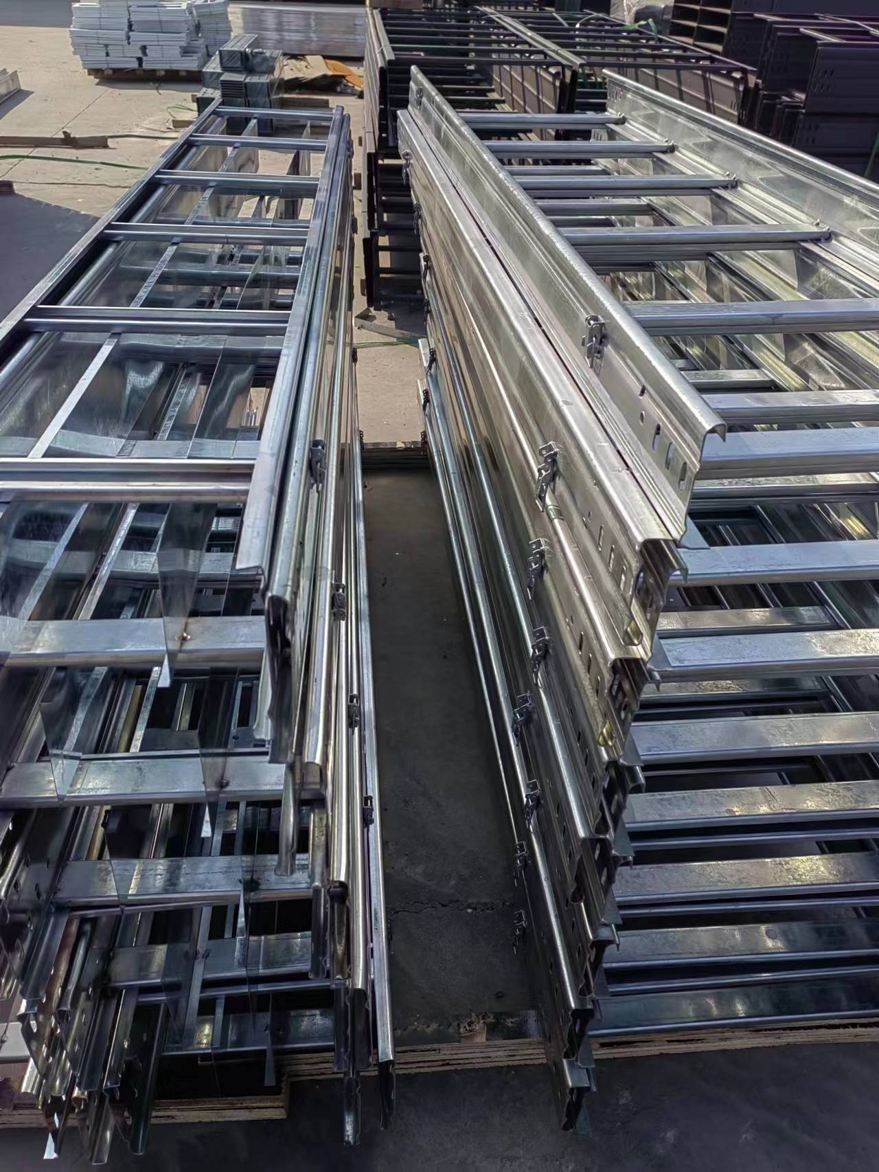 大型大跨距電纜橋架簡(jiǎn)介_行業(yè)_場(chǎng)所_汽車